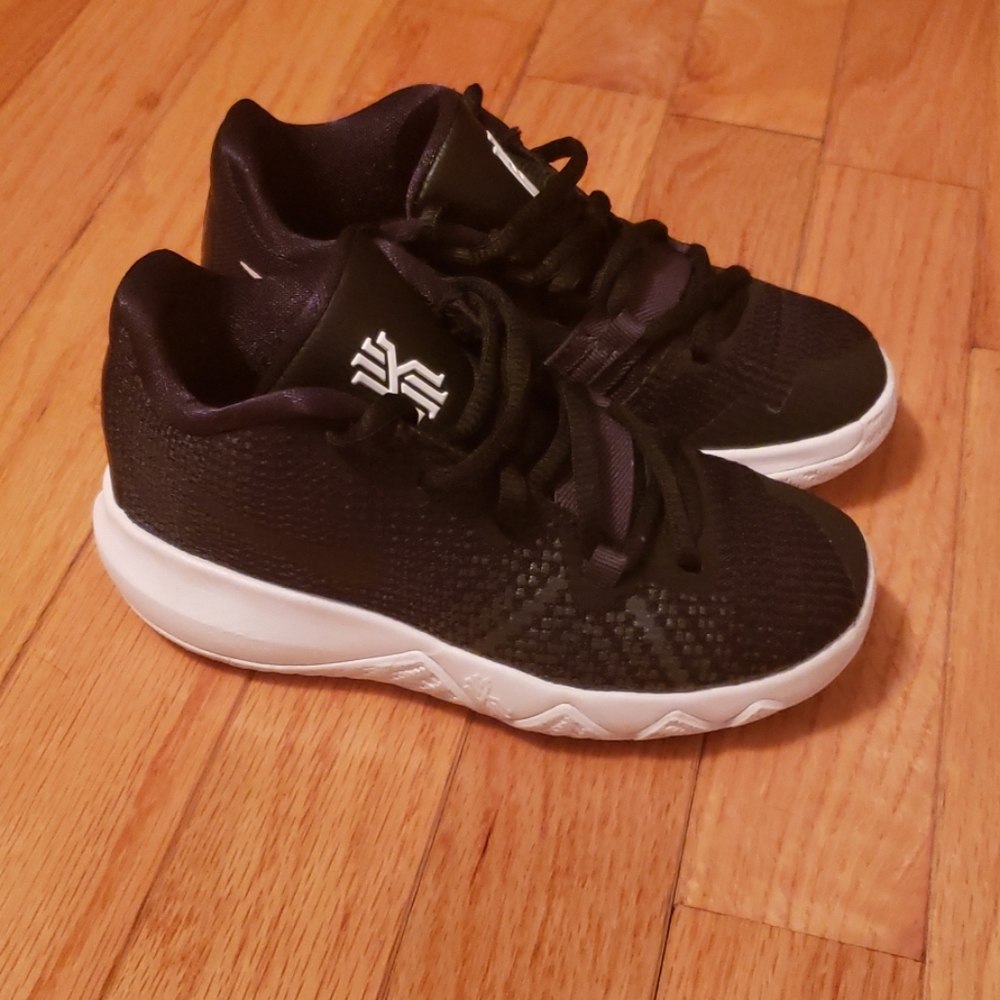 Nike Kyries